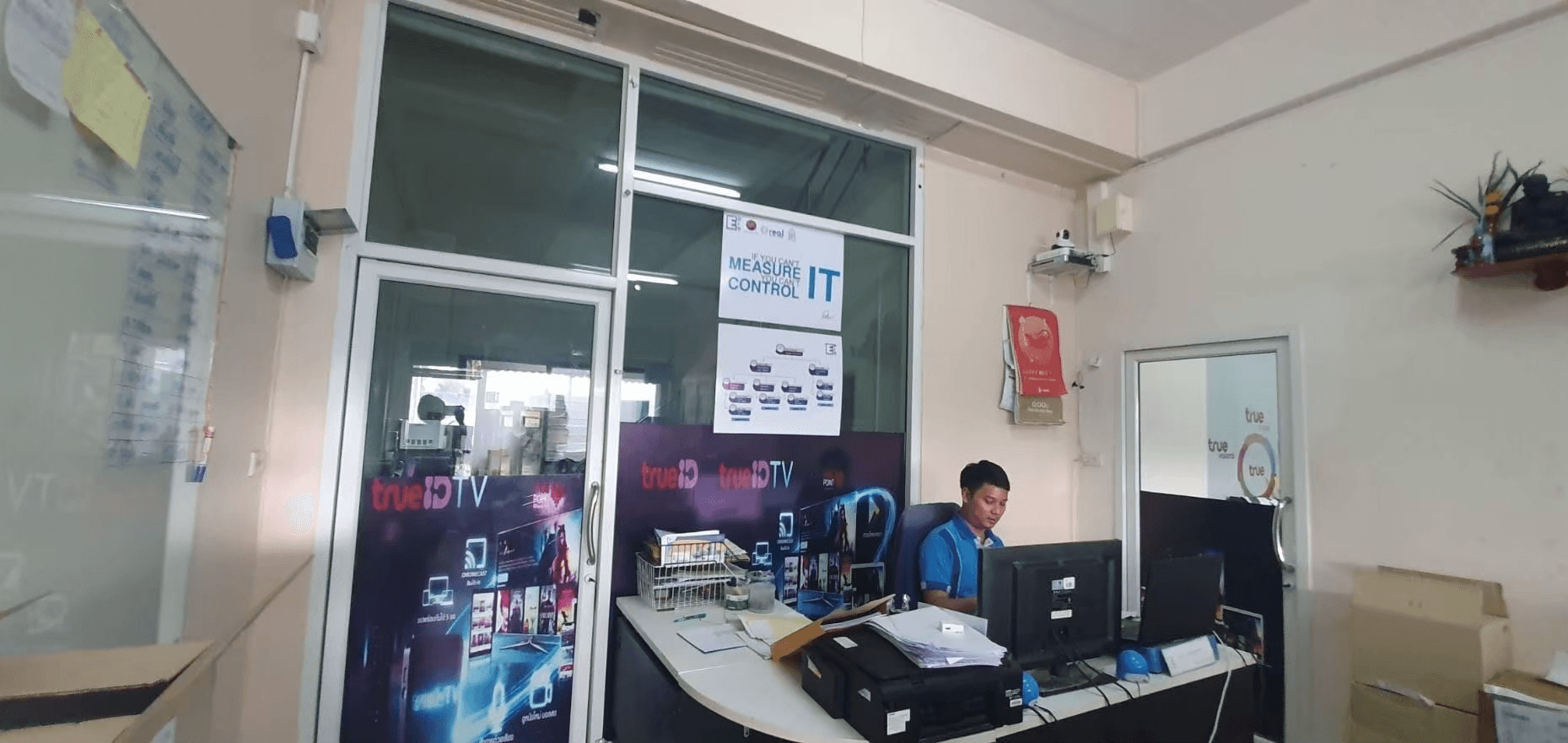 carousel-image-18