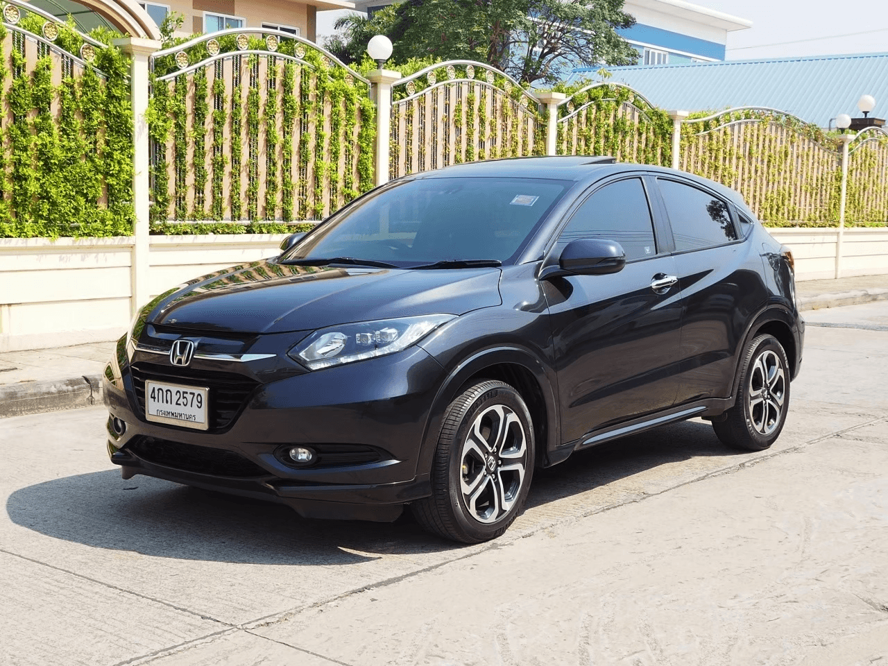 carousel-image-0